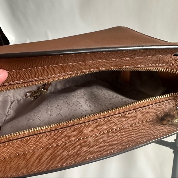 Michael Kors Selma Small Tan Saffiano Leather Crossbody Bag - Picture 5 of 8